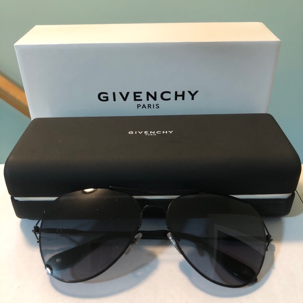 Givenchy Sunglasses - Black - Picture 2 of 8